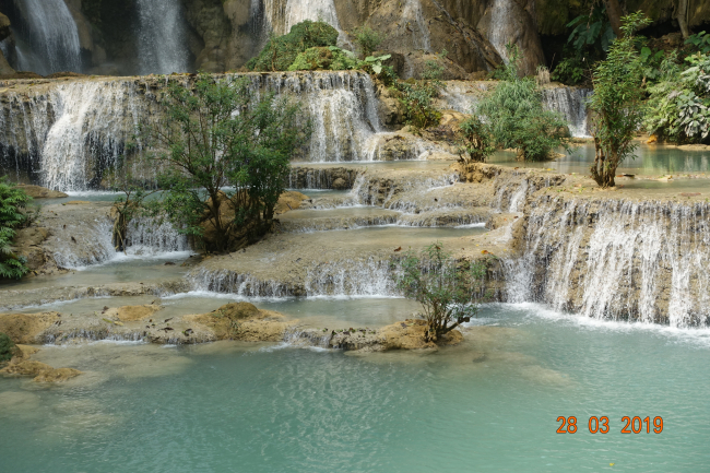 Waterfalls. L'eau est turquoise (mais fraiche...)