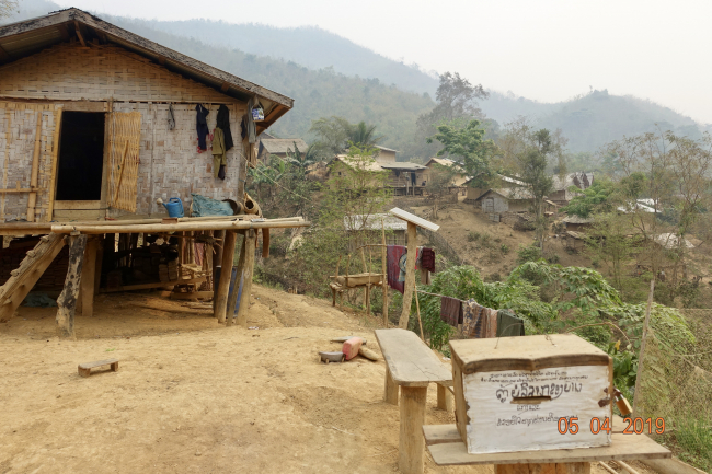 Village isolé sur le bord du Mekong, entre Luang Prabang et Chian Rai en Thailande