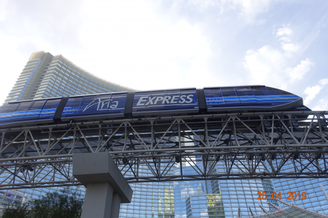 La folie de Vegas avec son train express qui relie les hôtels entre eux....