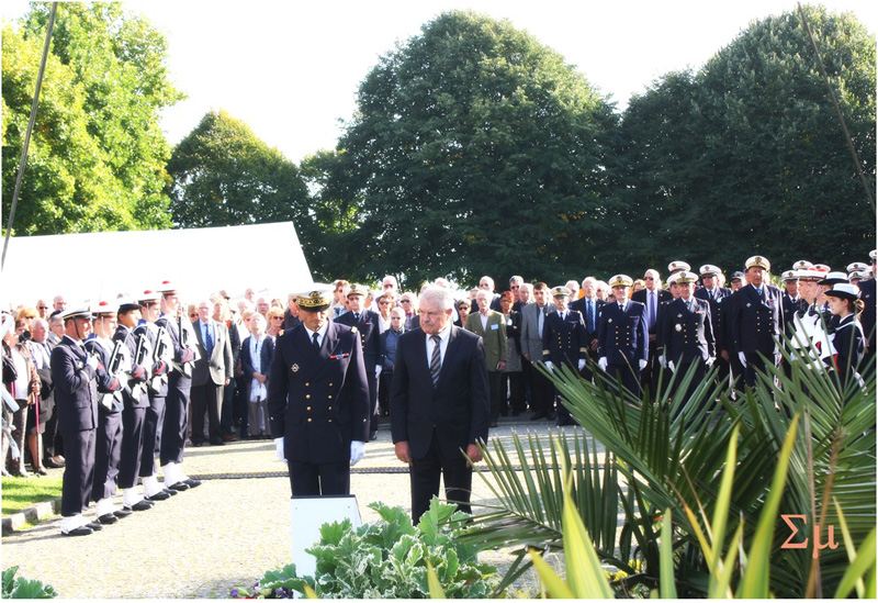 Cérémonie au monuments aux morts