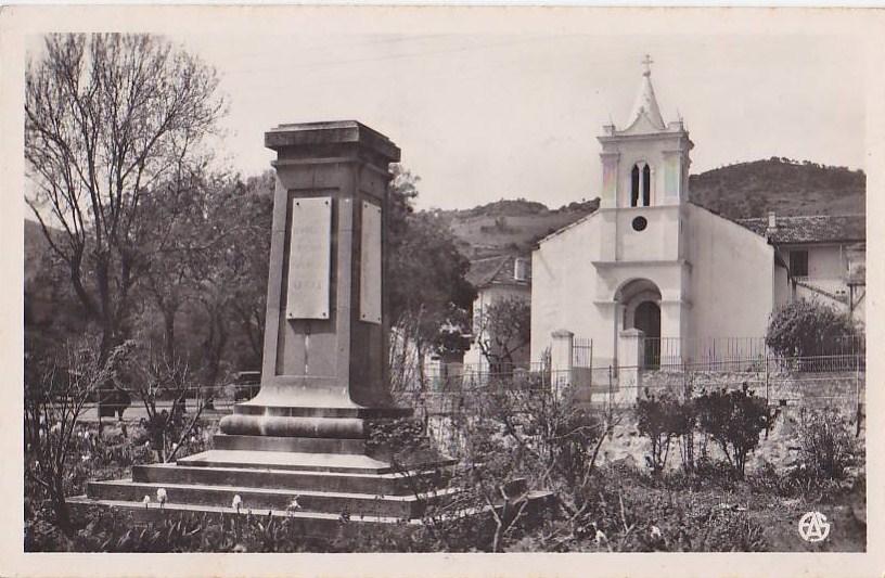 L'ancienne  église et la stèle  monument aux morts
