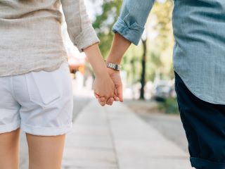 holding-hands