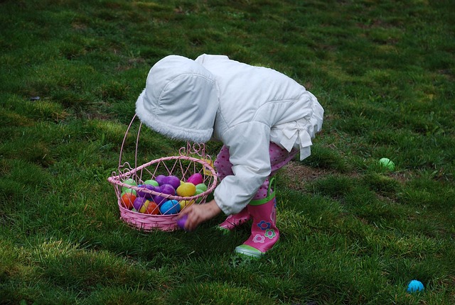 une chasse aux œufs de Pâques