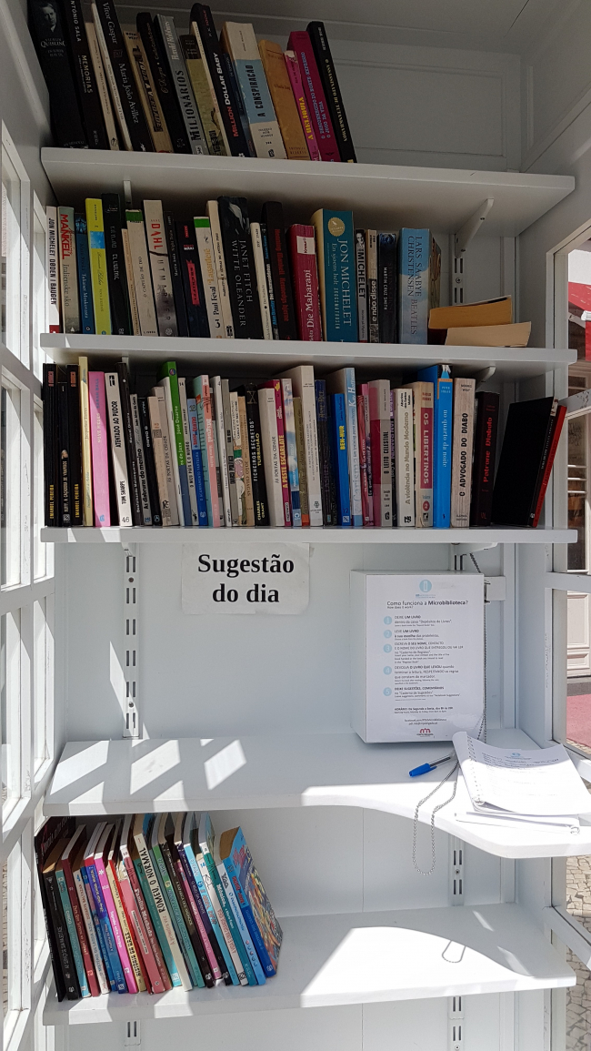 Bibliothèque publique et gratuite à Ponta Delgada, archipel des Açores