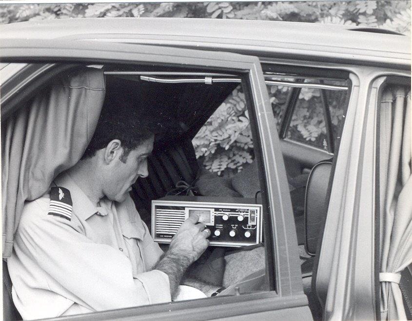 appareil radio sur réception uniquement à l'ecoute des suiveurs (coulot)