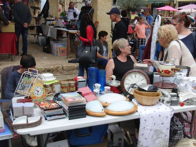 Vide grenier.JPG