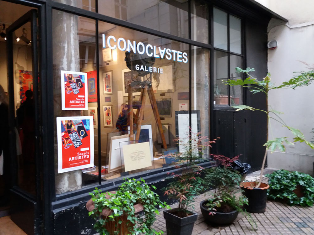 Calligraphies en vitrine de la galerie