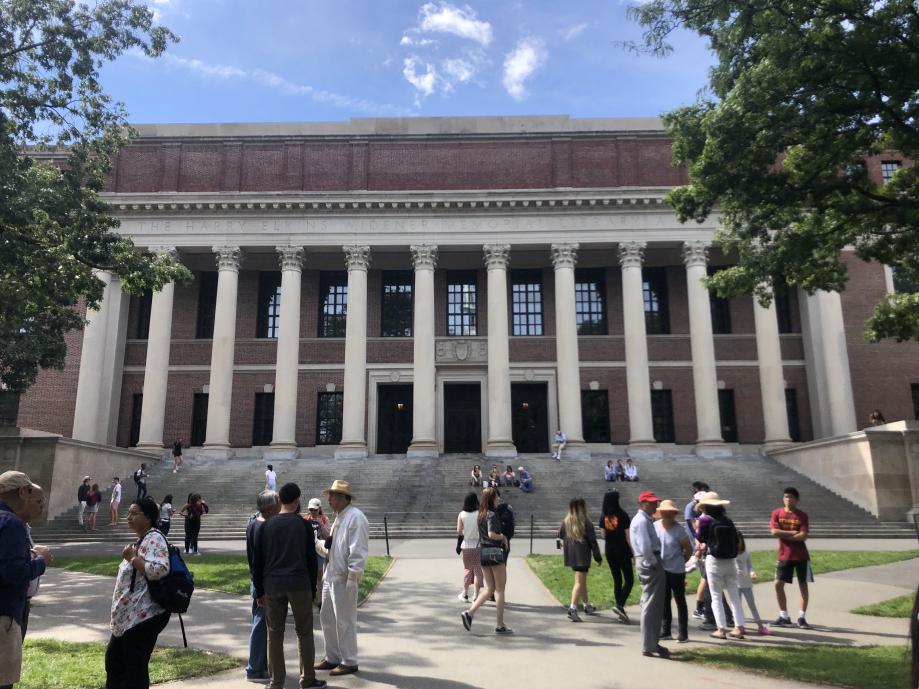 La bibliothèque de Harvard, la fameuse