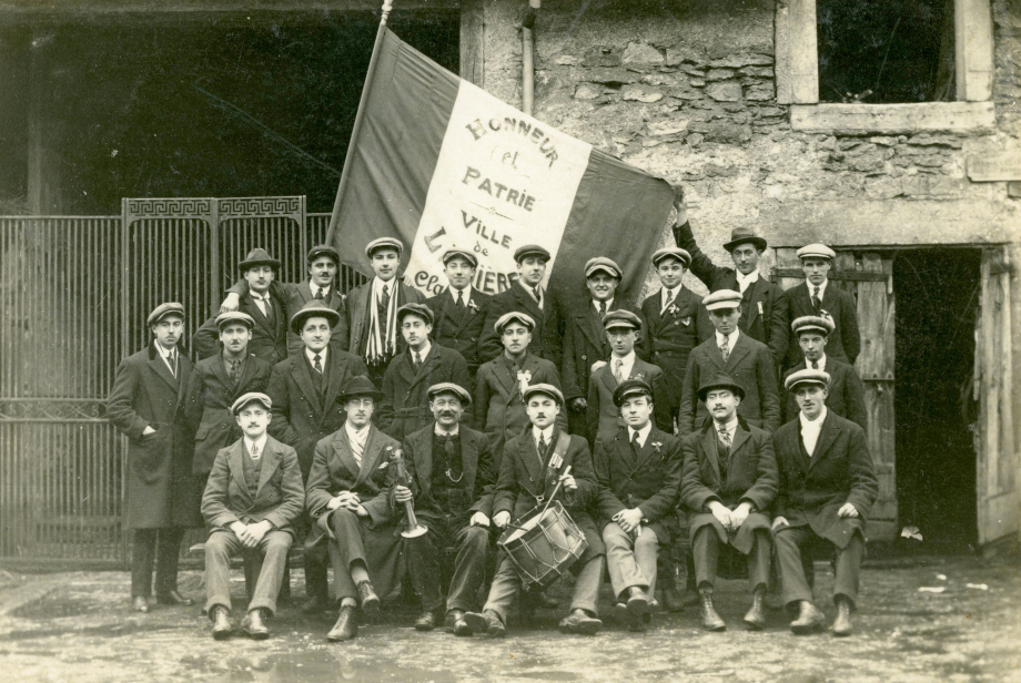 CONSCRITS de LIGNIÈRES - CLASSE 1923 
Coll. Romain PERSONNAT
