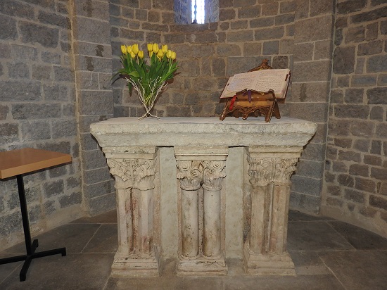 autel roman chapelle saint jean laroque