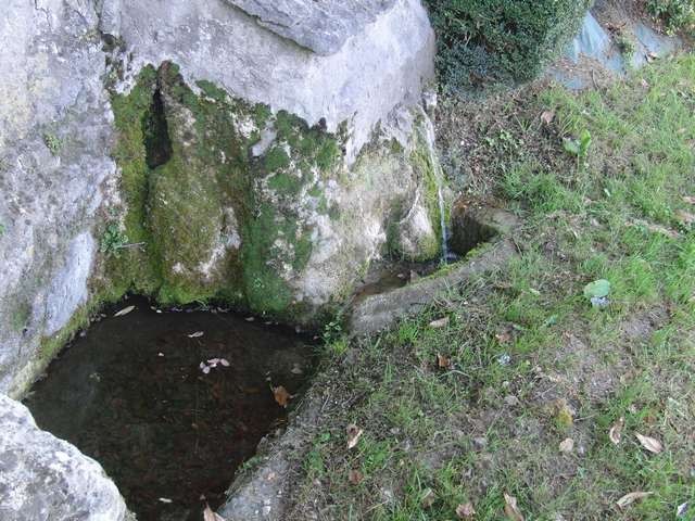 Landrou fontaine et vasque.jpg