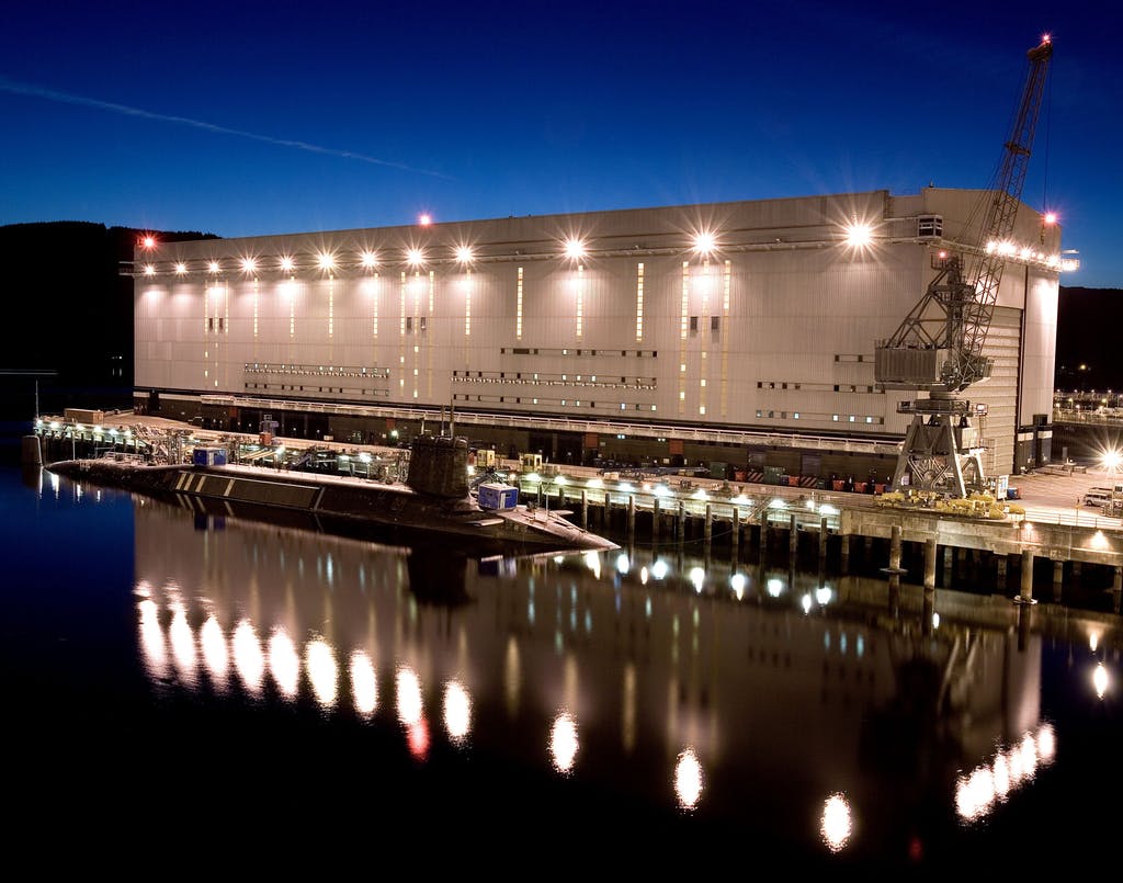 HMS_Vigilant_alongside_Faslane_Naval_Base