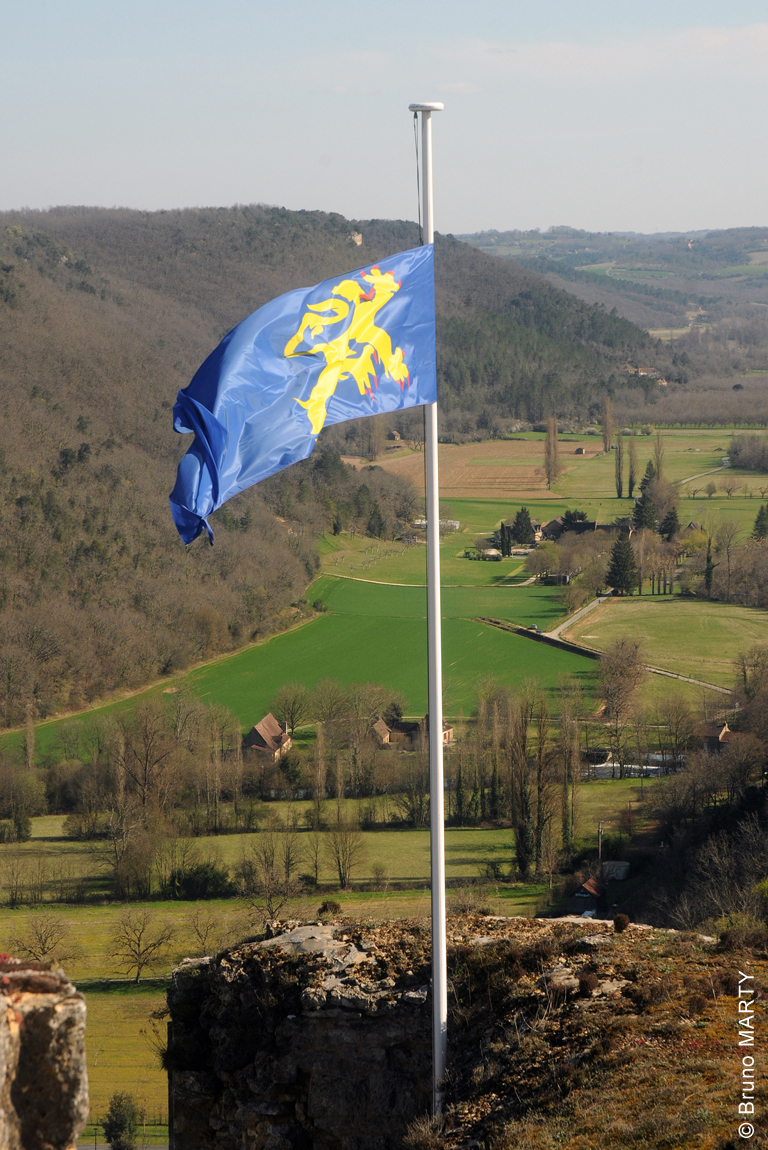 06 - Etendart du château de Castelnaud