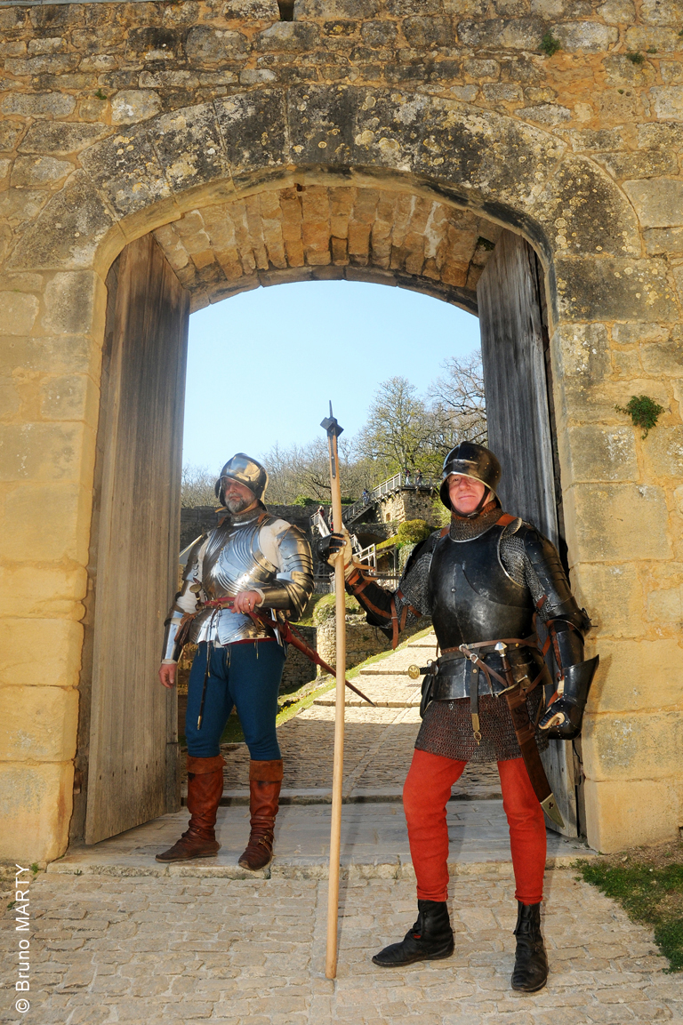07 - Les gardiens de l\\\'entrée du château