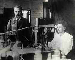 Fichier:Pierre and Marie Curie.jpg — Wikipédia