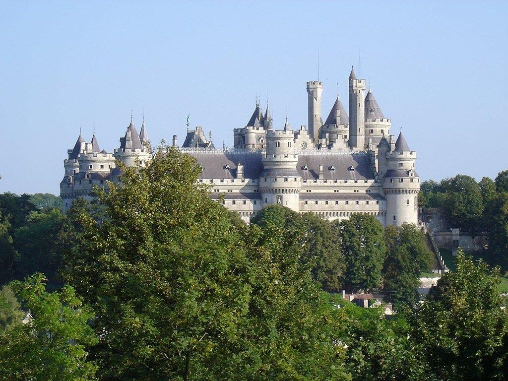 Château_de_Pierrefonds_vu_depuis_le_Parc