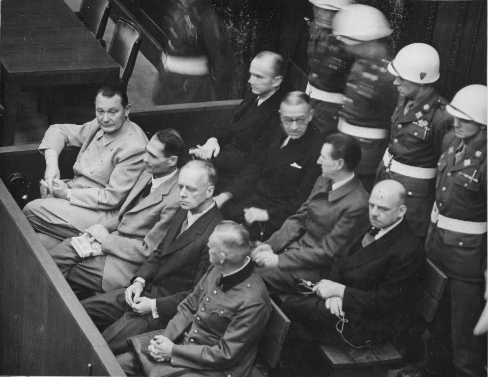 Defendants_in_the_dock_at_the_Nuremberg_Trials