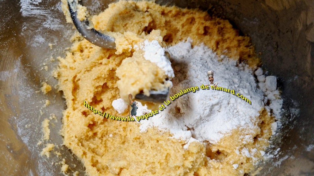 Ajouter 1 cuillère à soupe de farine si nécessaire