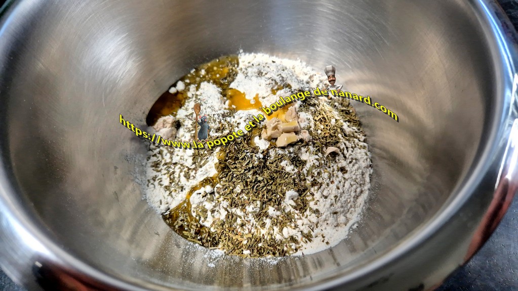Ajouter la levure émiettée et l\\\'huile d\\\'olive