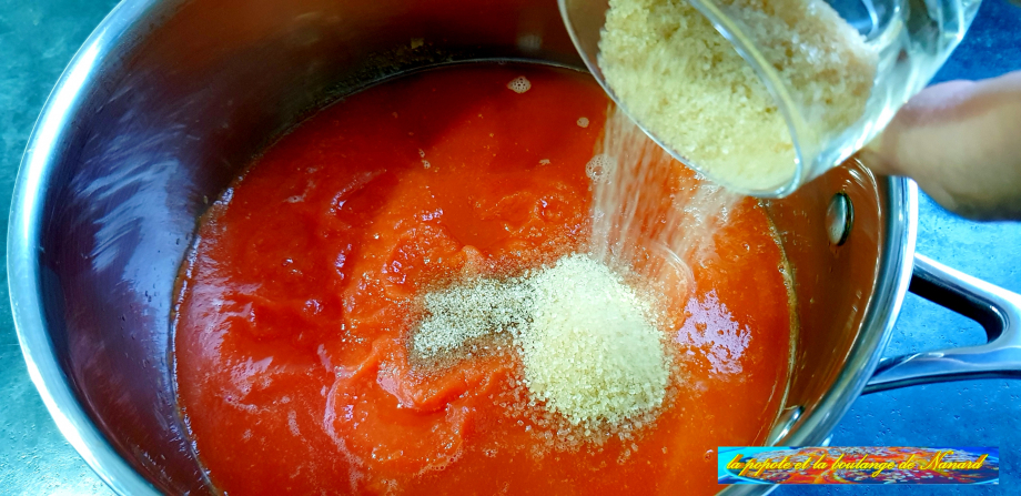 Ajouter le sucre cassonade et le sel de céleri