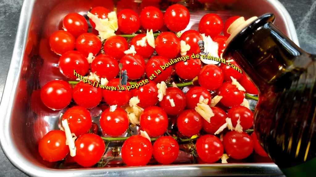 Arroser les tomates d\\\'un grand filet d\\\'huile d\\\'olive