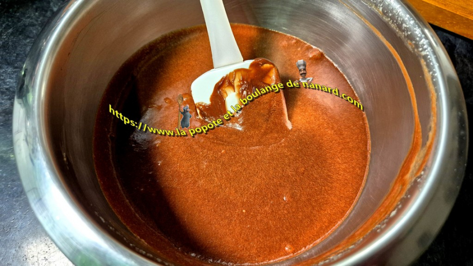 Bien mélanger à la spatule souple
