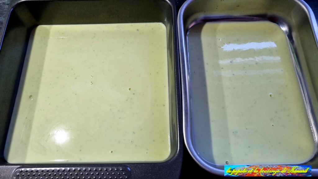 Couler la crème de mozzarella dans deux petites plaques sur environ 3 à 4 mm d\\\'épaisseur