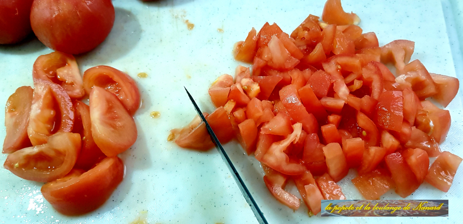 Couper en dés les tomates