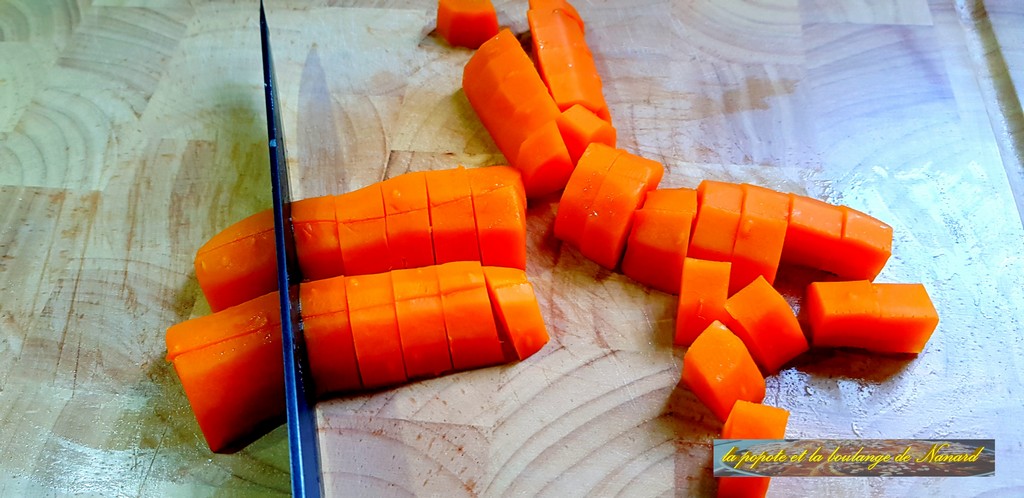 Couper la carotte en dés