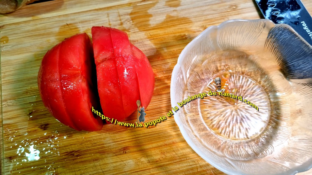 Couper les tomates en tranches d\\\'environ 1 cm d\\\'épaisseur