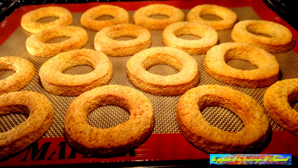 Cuire à 170°C pendant 12 minutes les biscuits