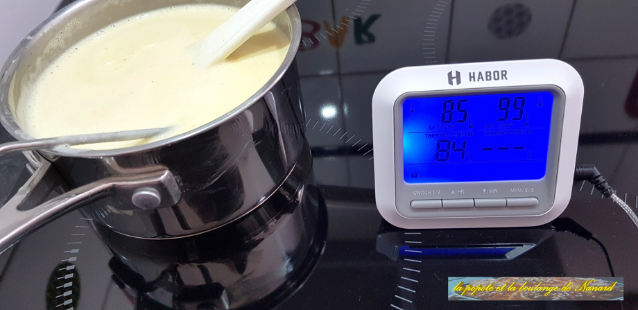 Cuire la crème à feu moyen sans dépasser les 85°C