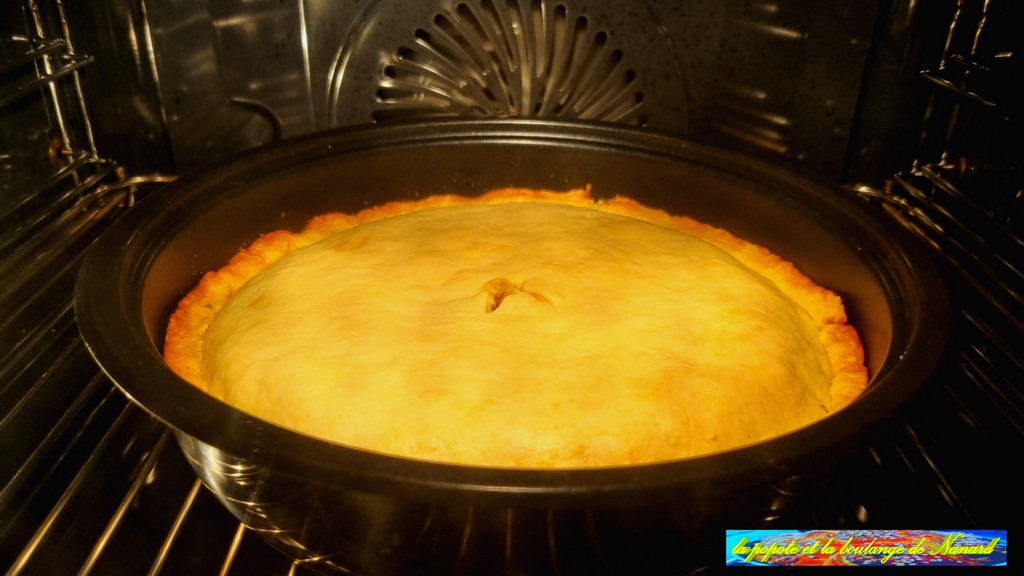 Cuire la pâte à 160°C pendant 25 minutes puis à 190°C pendant 15 minutes