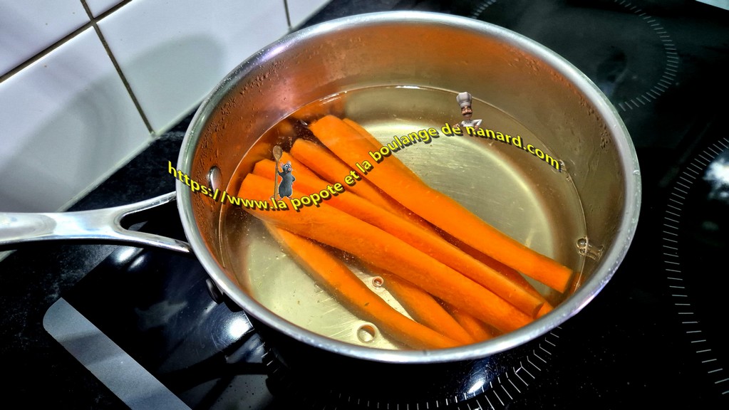 Cuire les carottes 10 minutes à la reprise de l\\\'ébullition à frémissement