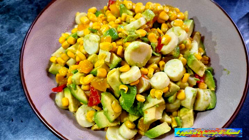 Déposer la salade dans le plat