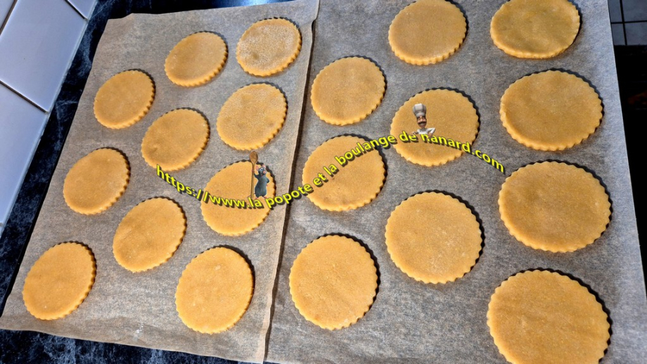 Déposer les galettes sur plaques sulfurisées