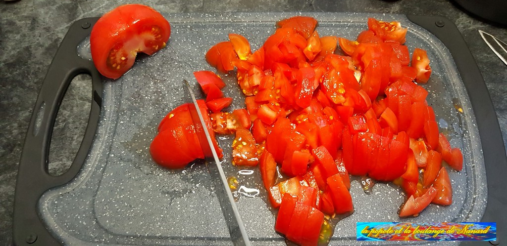 Détailler les tomates en dés