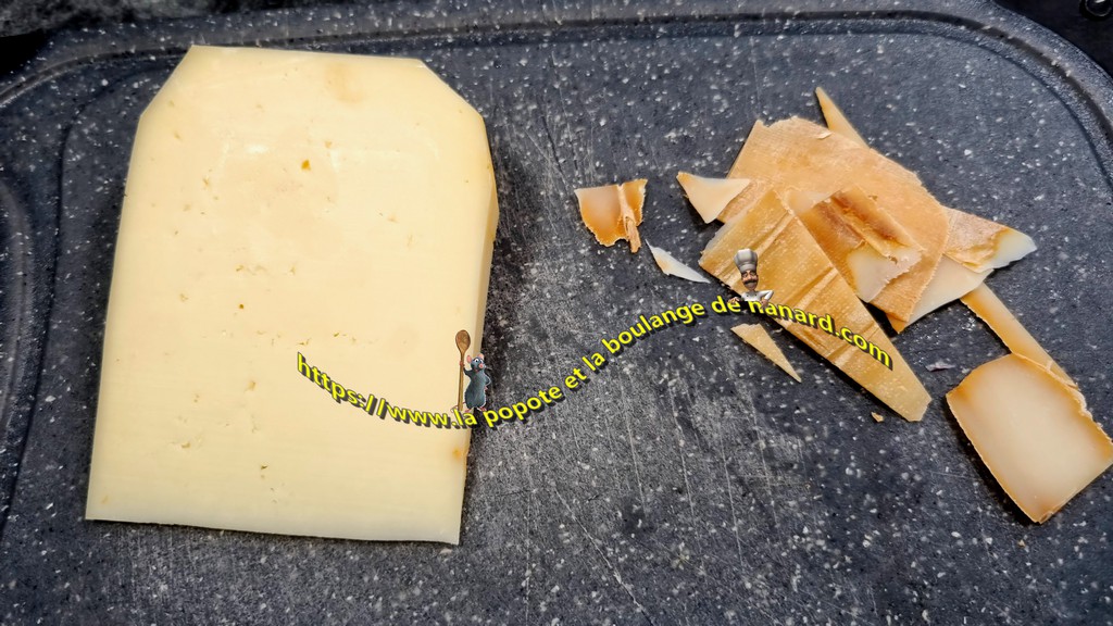 Enlever la peau du fromage de brebis