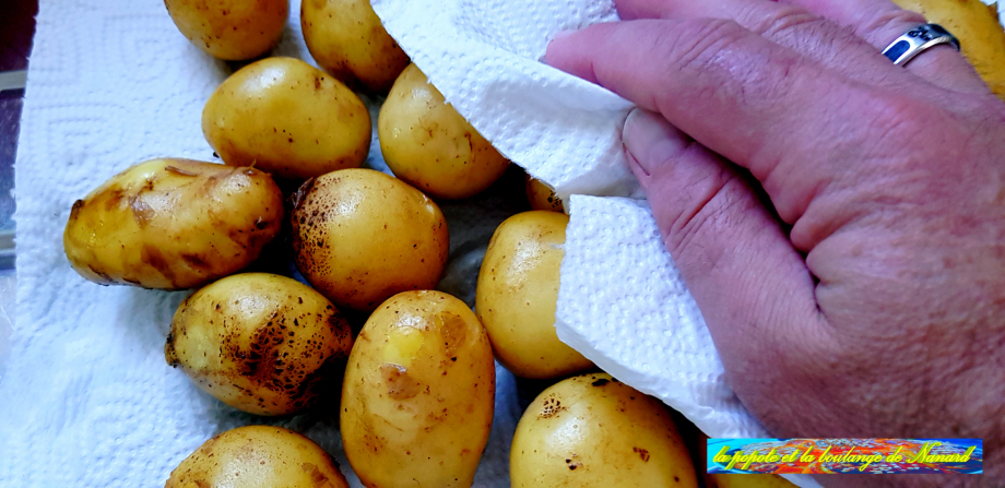 Essuyer les pommes de terre