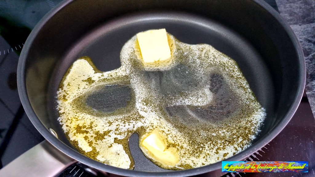 Faire chauffer 50 gr de beurre dans une sauteuse