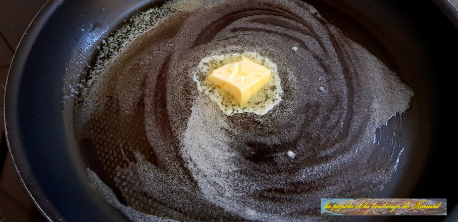 Faire chauffer le beurre dans une grande poêle