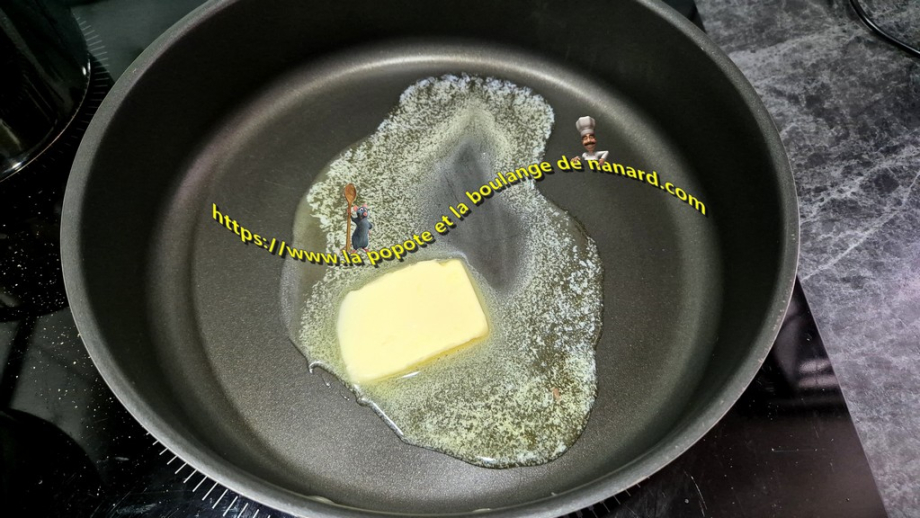 Faire chauffer le beurre dans une sauteuse