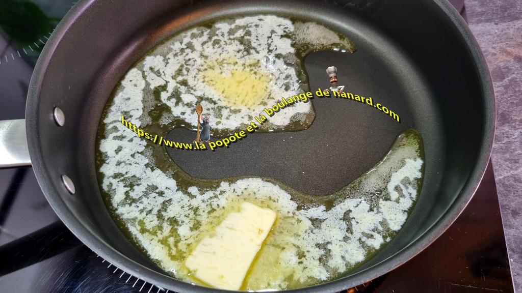 Faire chauffer le beurre dans une sauteuse