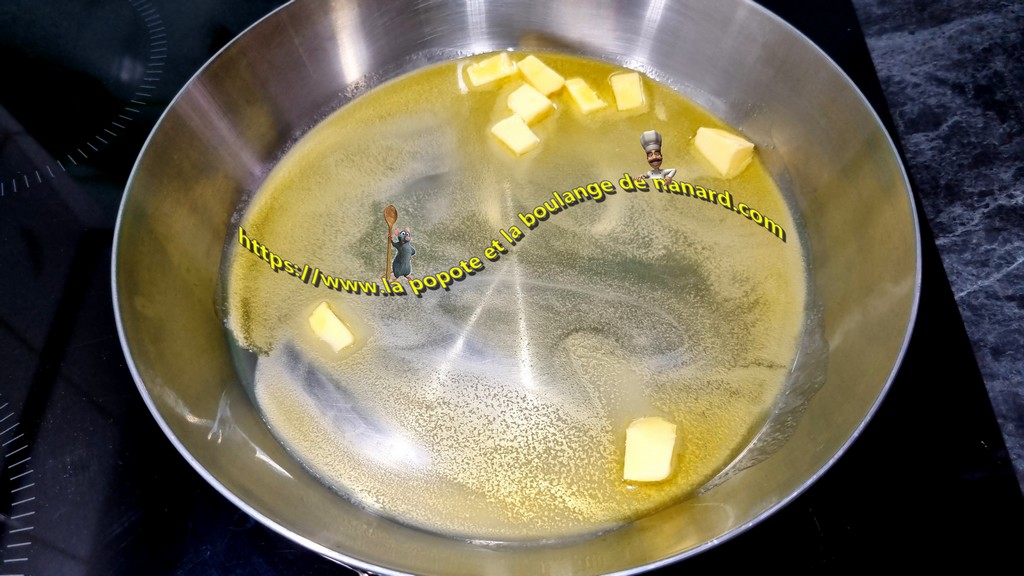 Faire chauffer le beurre et l\\\'huile d\\\'olive dans une grande poêle