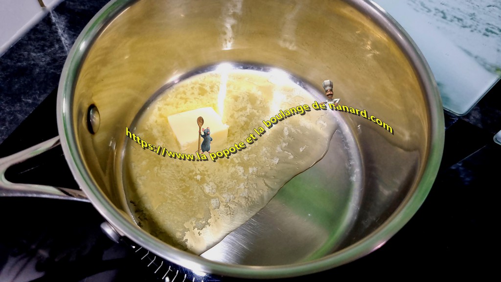 Faire chauffer les 20 gr de beurre dans une casserole