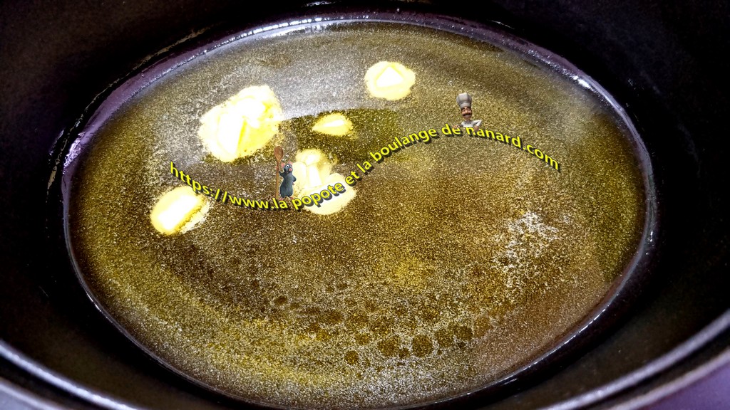Faire chauffer les 30 gr de beurre demi-sel dans une cocotte en fonte