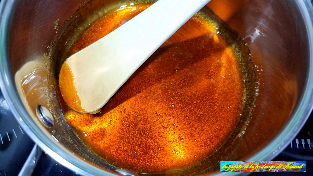 Laisser le sucre cuire jusqu\\\'à une belle couleur ambrée