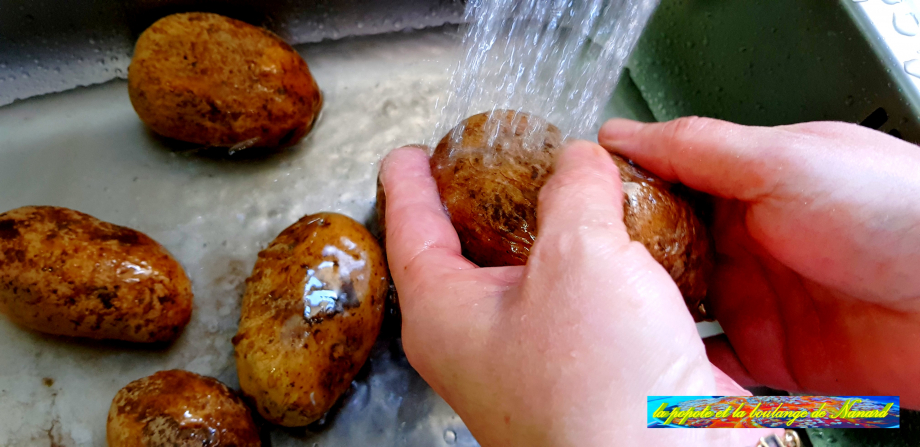 Laver correctement les pommes de terre