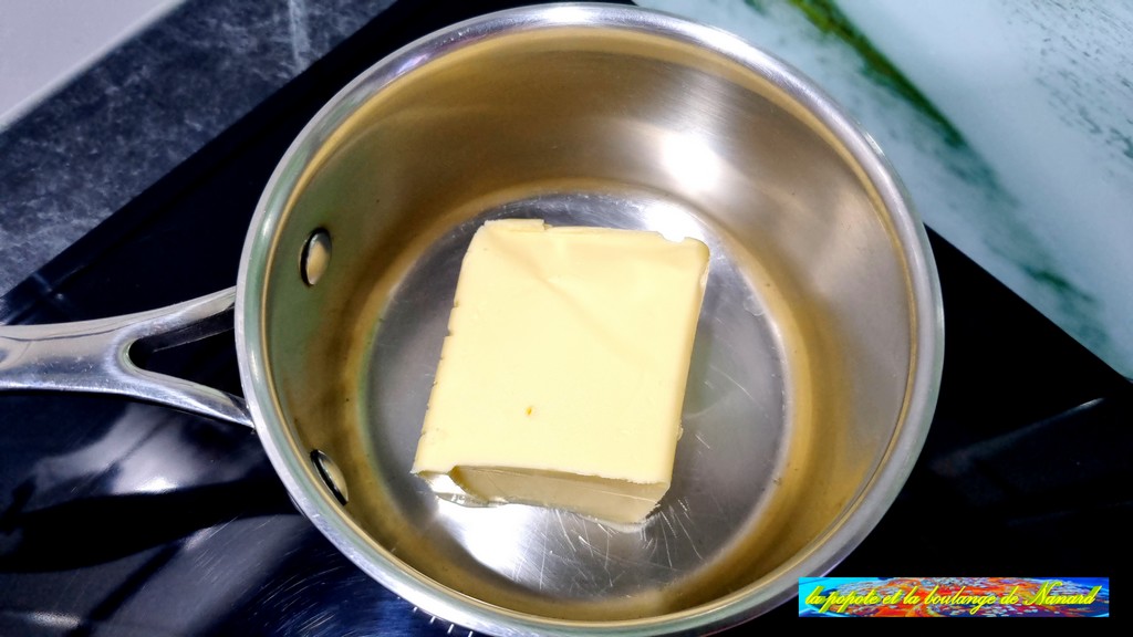 Mettre à fondre le beurre sur feu moyen
