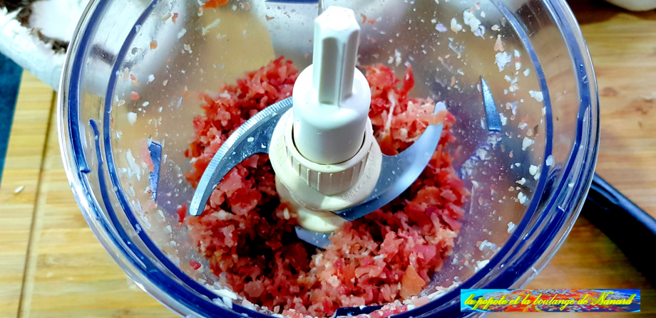 Mixer finement le jambon